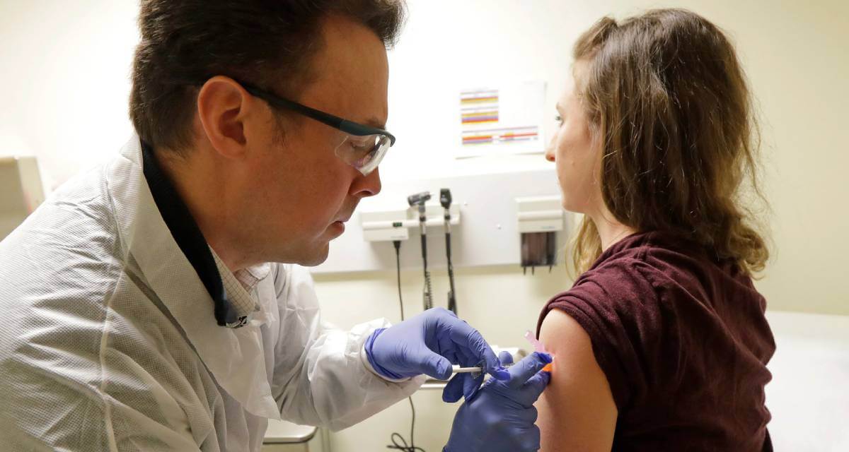 تجربة سريرية للقاح فيروس كورونا في واشنطن (أسوشييتد برس)
