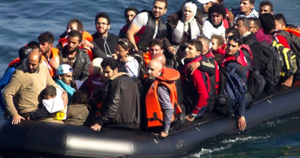قوارب اللاجئين تحولت الى توابيت مائية