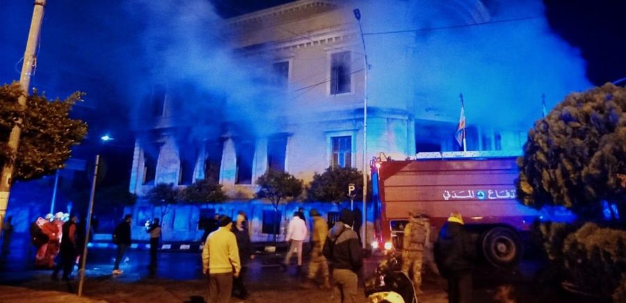 بلدية طرابلس تحترق