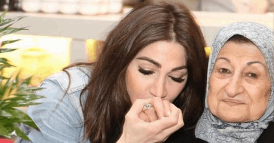 ديما صادق ووالدتها