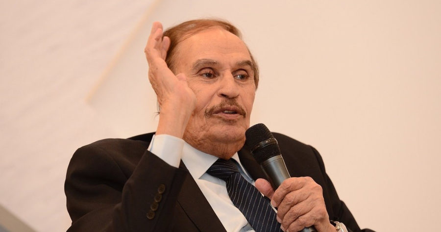 عزت العلايلي