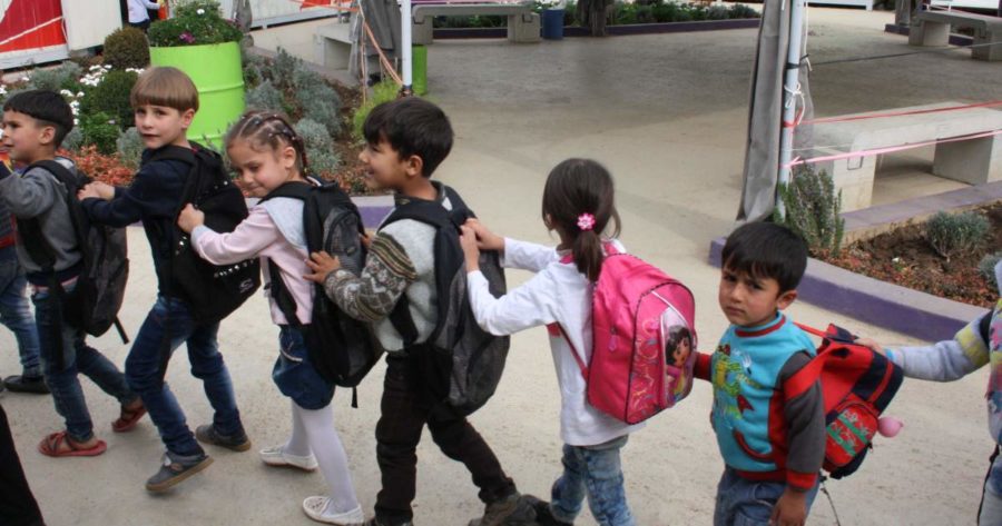 مدارس اللاجئين