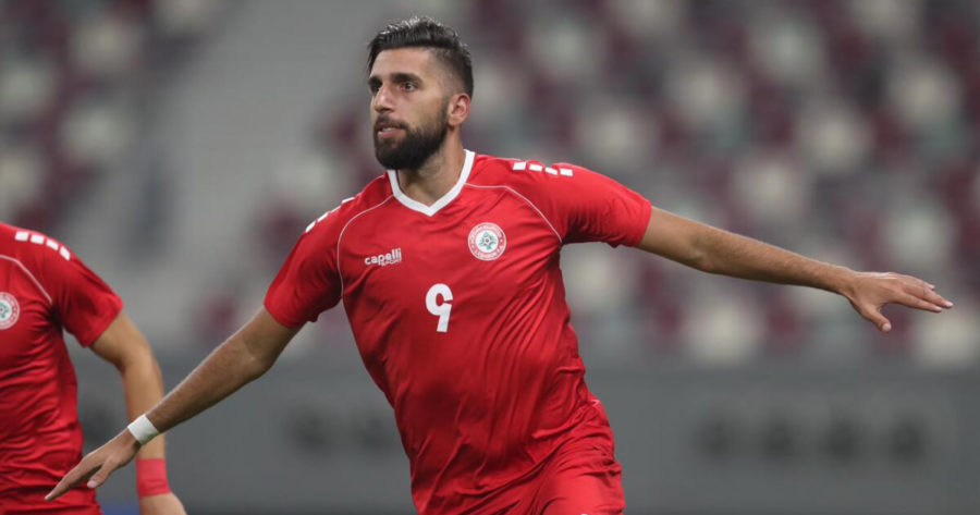 المهاجم هلال الحلوة منتخب لبنان لكرة القدم