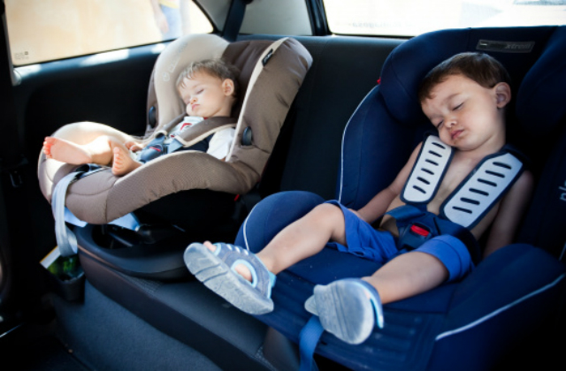 سلامة الاطفال في السيارات