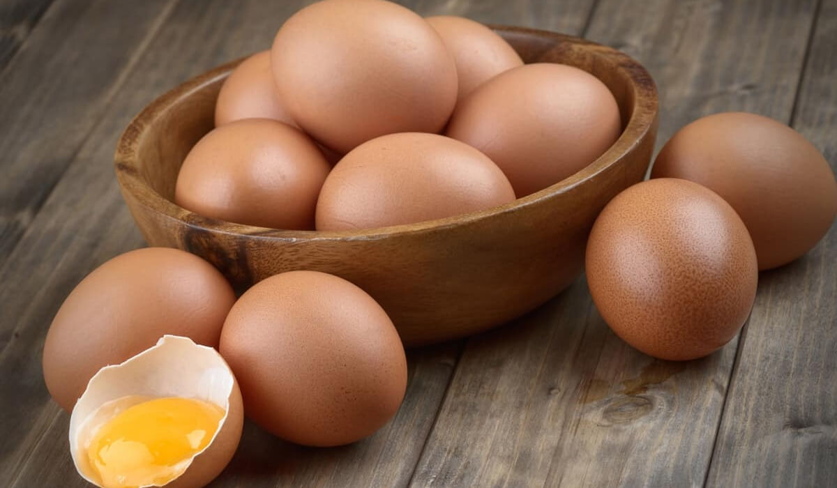 تجنب تناول البيض النيء