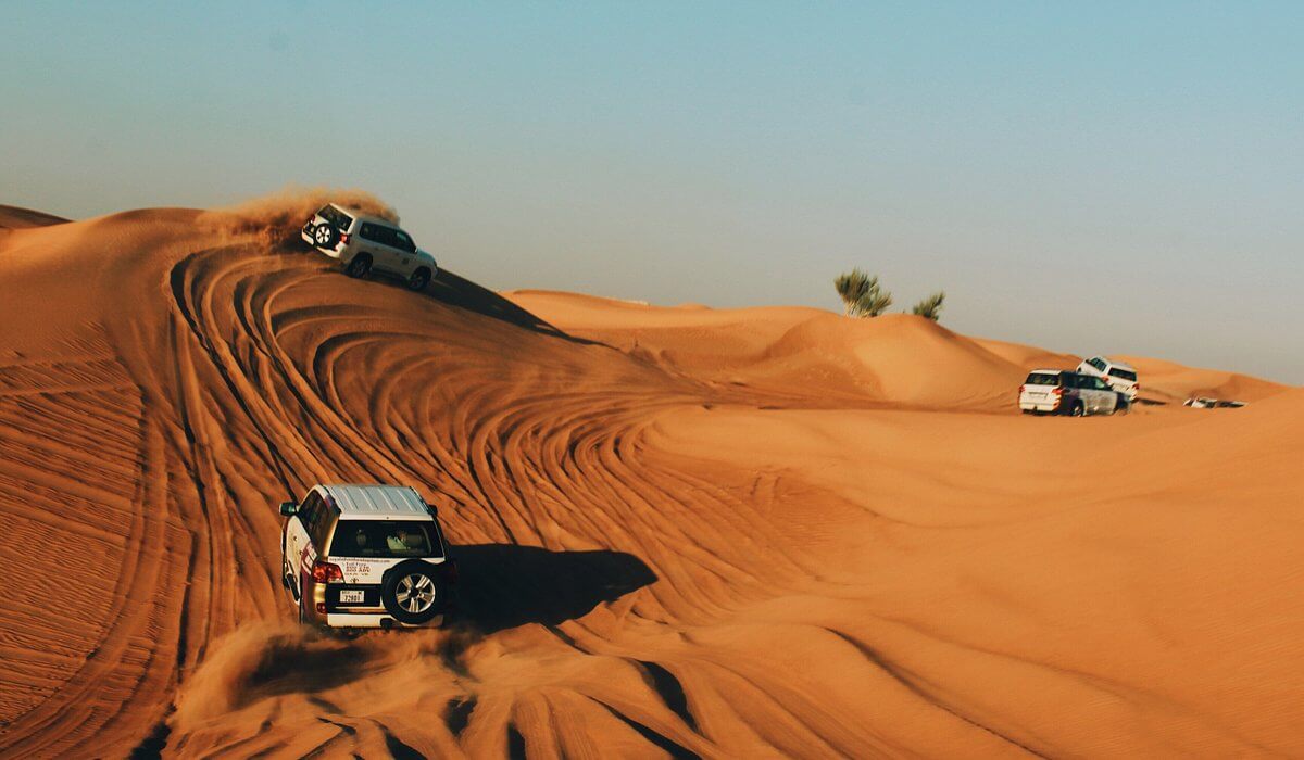 صحراء دبي بالإمارات