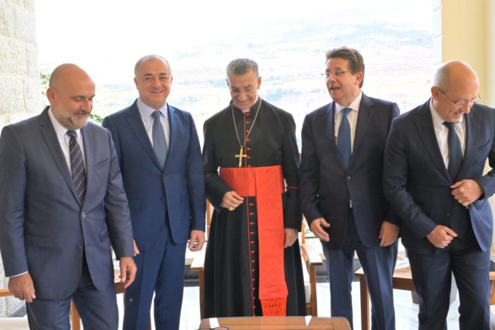 الراعي نواب التيار المستقيلين