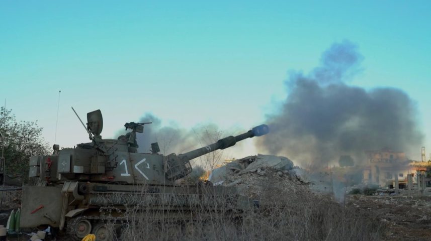 بالصور والفيديو: المدفعية الإسرائيلية تدخل لبنان لأول مرة منذ 24 عاما.. أين تمركزت؟