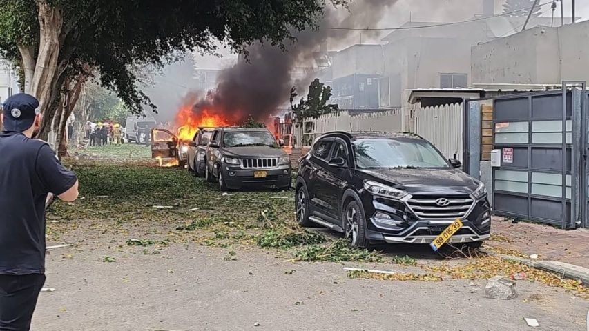 قصف تل ابيب
