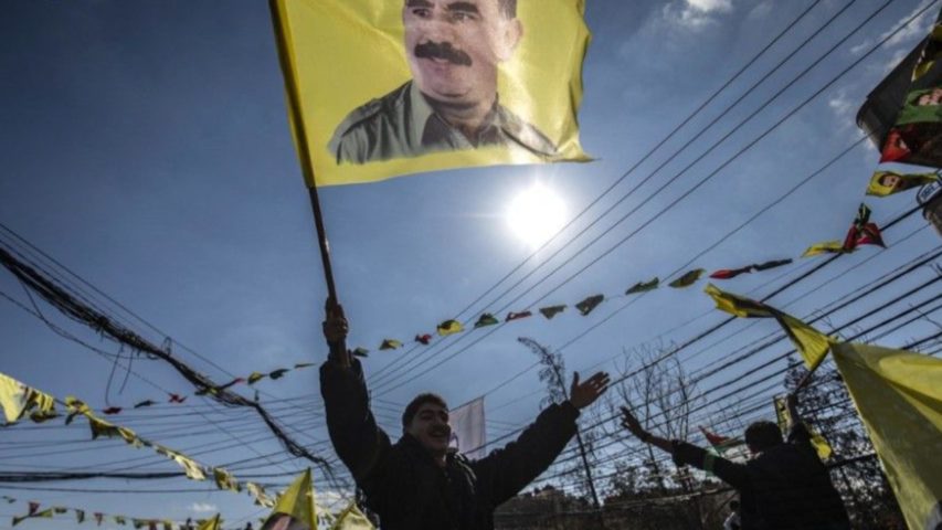 أوجلان يوجه بحل العمال الكردستاني وإلقاء السلام بعد صراع لـ4 عقود ومقتل 40 ألف شخص