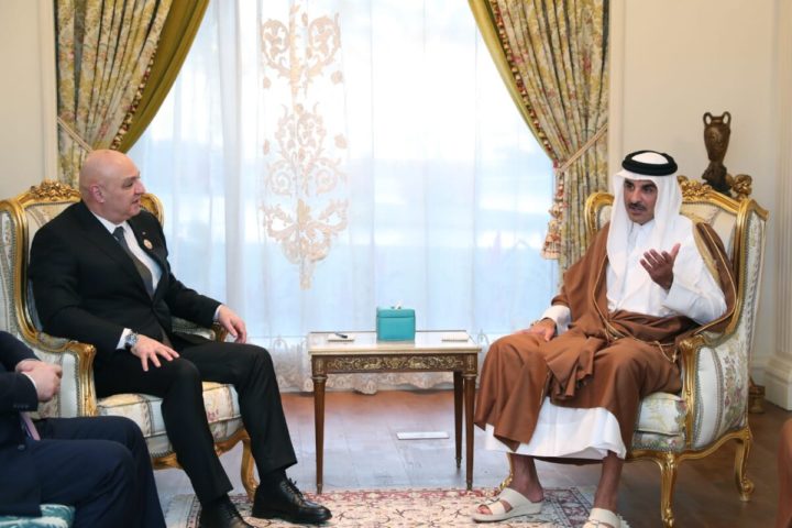 عون وأمير قطر