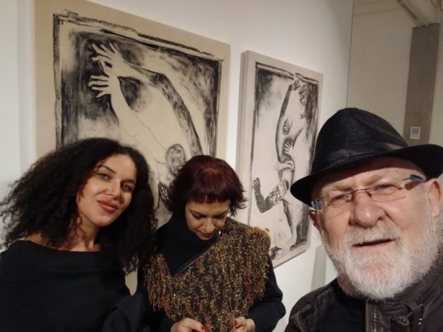 التشكيلية فاطمة مرتضى فنانة تجمع شكل الروح في مرآتها!