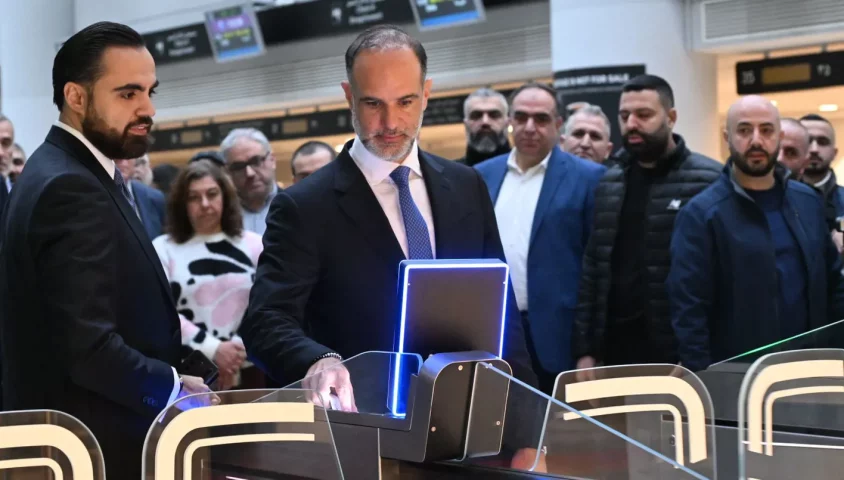 إطلاق مشروع البوابات الرقمية في مطار بيروت.. وزير الأشغال: أي خرق أمني يعيدنا إلى الوراء