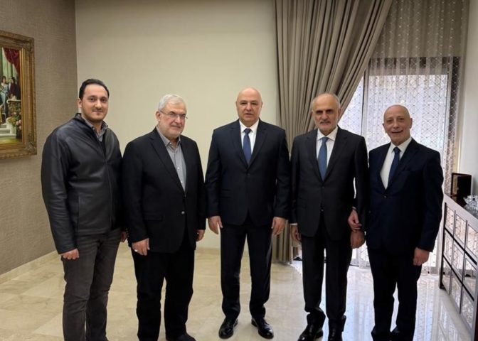 الرئيس جوزاف عون مع وفد من حزب الله وحركة امل