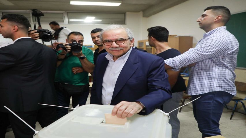 نواف سلام يقترع في الانتخابات البلدية