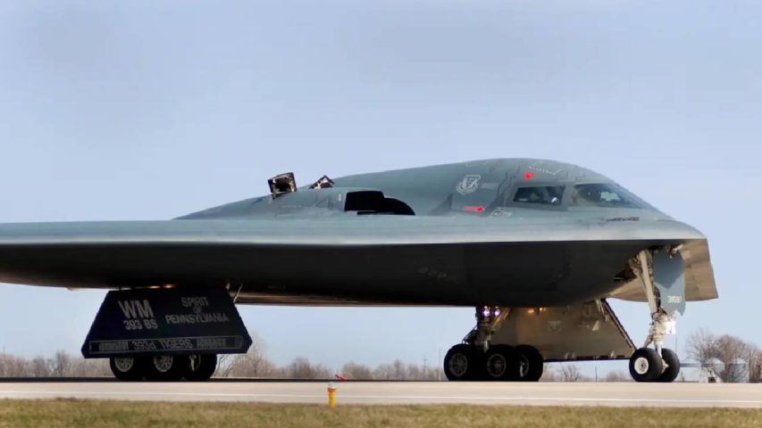 القاذفة الأميركية B-2 Spirit