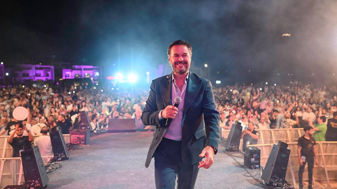 أخبار الفن – بالفيديو: منع راغب علامة من الغناء مع مصر بعد تقبيله ورقصه مع جمهوره الجنوبي
