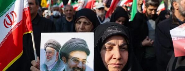 Mojtaba khamenei Supporters (WEST ASIA NEWS AGENCY)