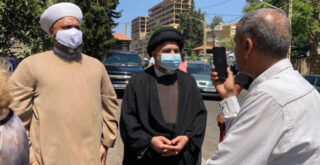 وقفة تضامنية مع العلامة السيد علي الأمين